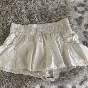 White ruffle short with pockets FP MOVEMENT